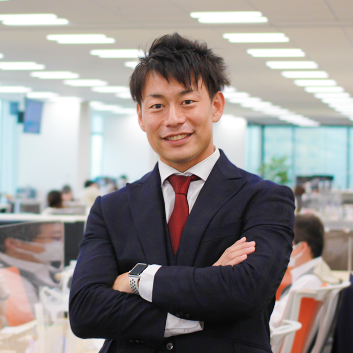 館 健太