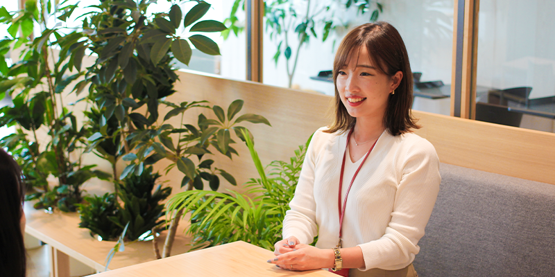 性別や社歴に関わらず、等しく結果を期待してもらえる。28歳からマネージャーを務める女性社員が語った、ワーク・ライフ・バランスとダイバーシティへの想い。