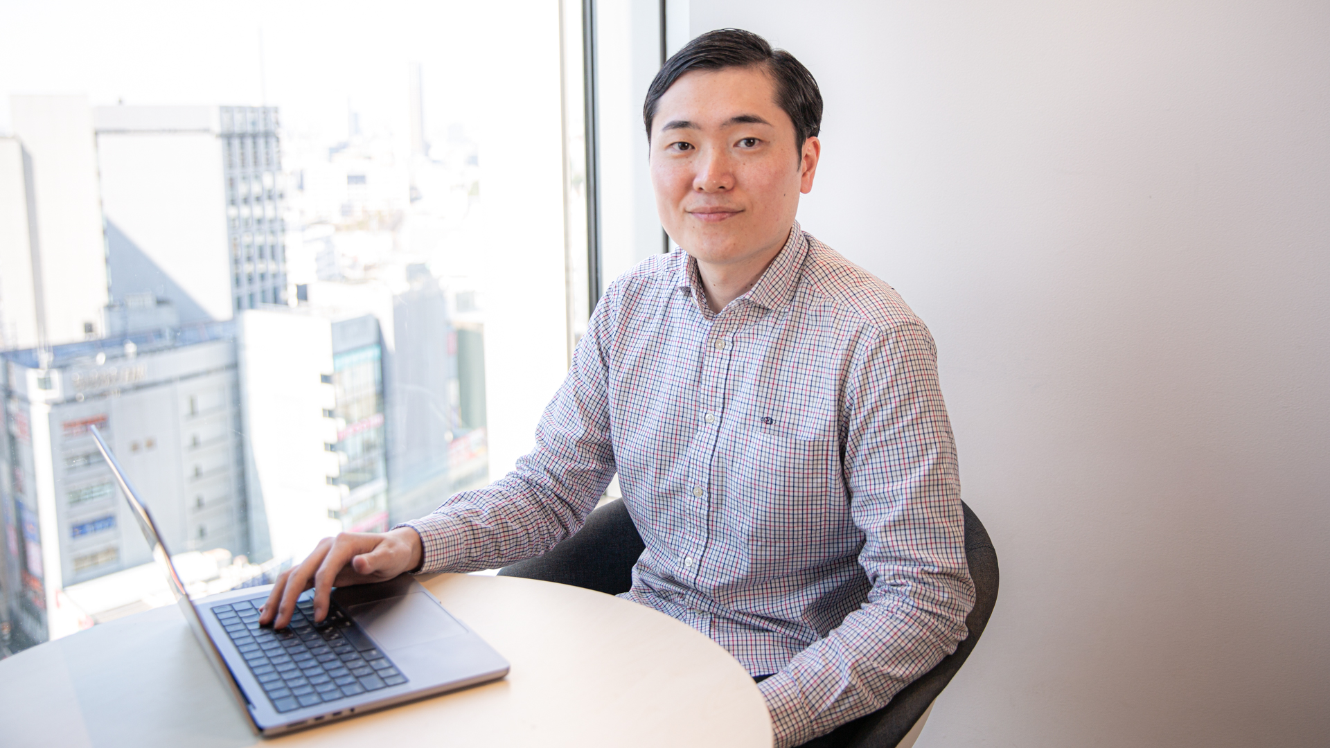挑戦の分だけ強くなる。1年目の営業社員が語る成長の軌跡｜ People